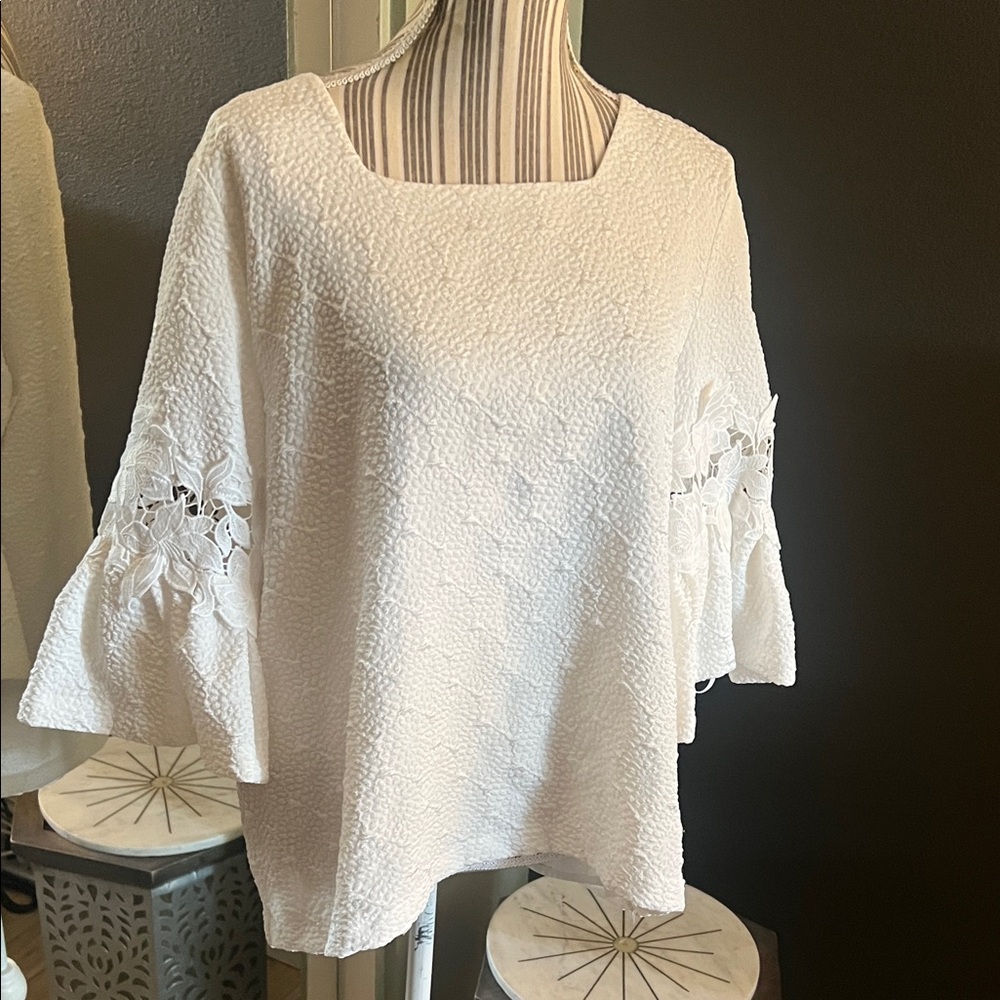Calvin Klein, XL, White Textured Blouse with Lace Sleeves, EUC - Picture 1 of 7